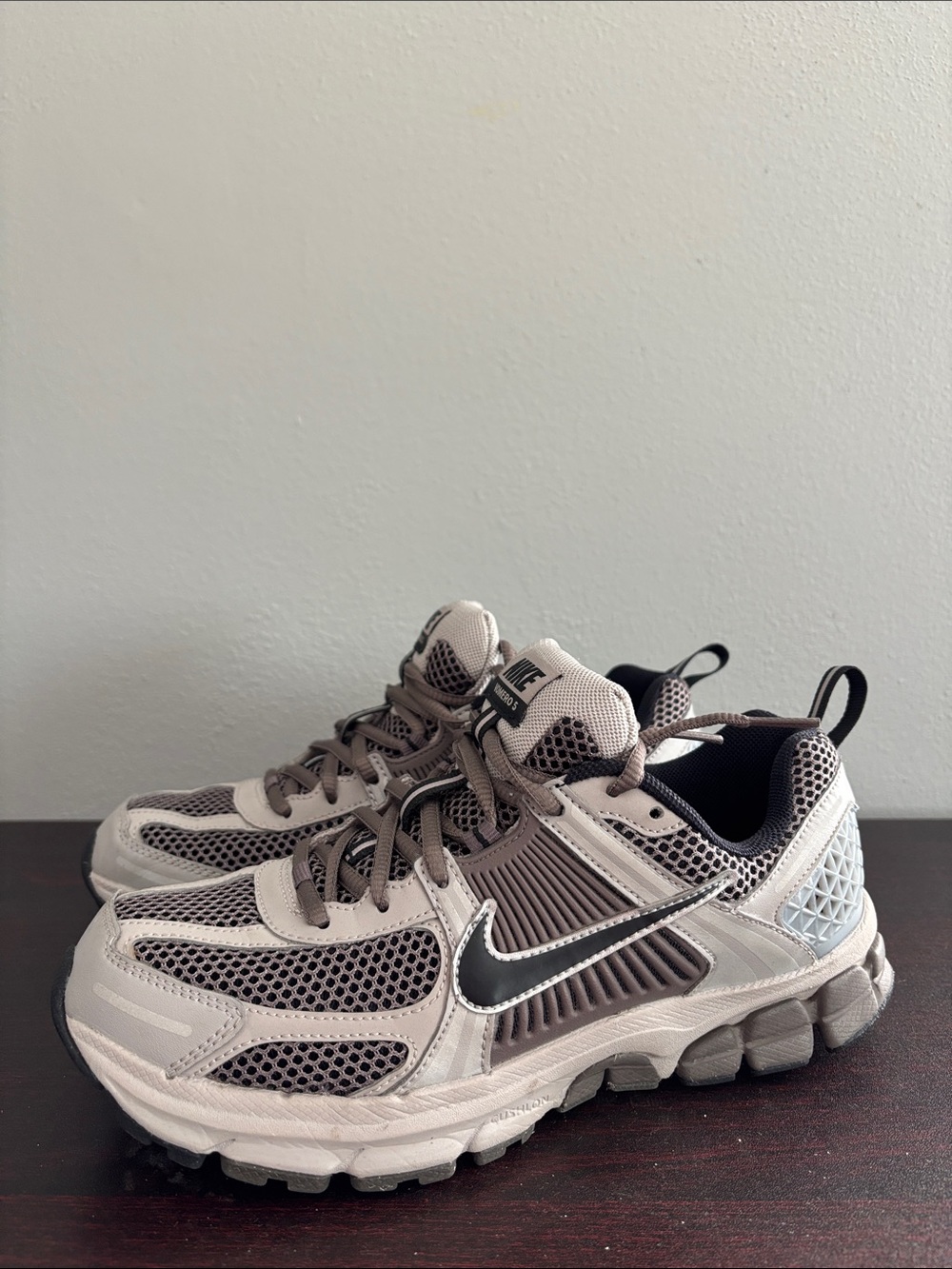 Nike Vomero Kids Beige and Brown Mesh Trail Sneakers - Picture 12 of 12